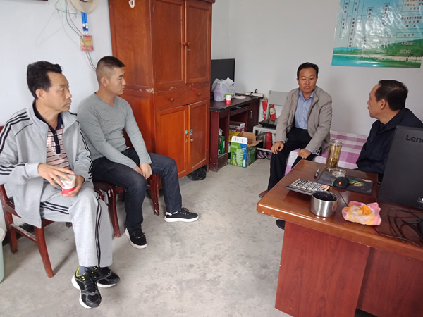 隴運集團公司黨委書記、董事長李寅祥同志深入琵琶鎮(zhèn)寧強村開展幫扶工作