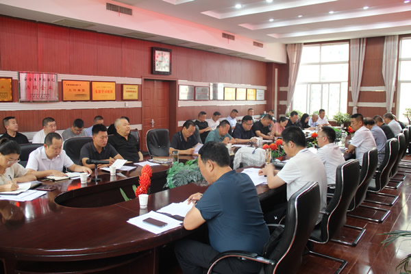 隴運集團公司黨委召開理論學習中心組集中學習暨黨委（擴大）會和2025年上半年